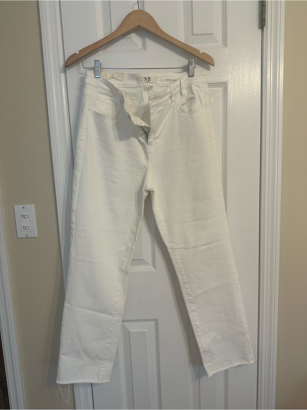 NIC+ZOE Off-White Straight Leg Jeans